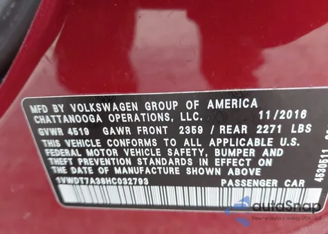 2017 Volkswagen Passat 1.8T R-Line z USA, uszkodzony, nr VIN 1VWDT7A38HC032793